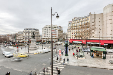 Beau T2 place de Clichy 75009